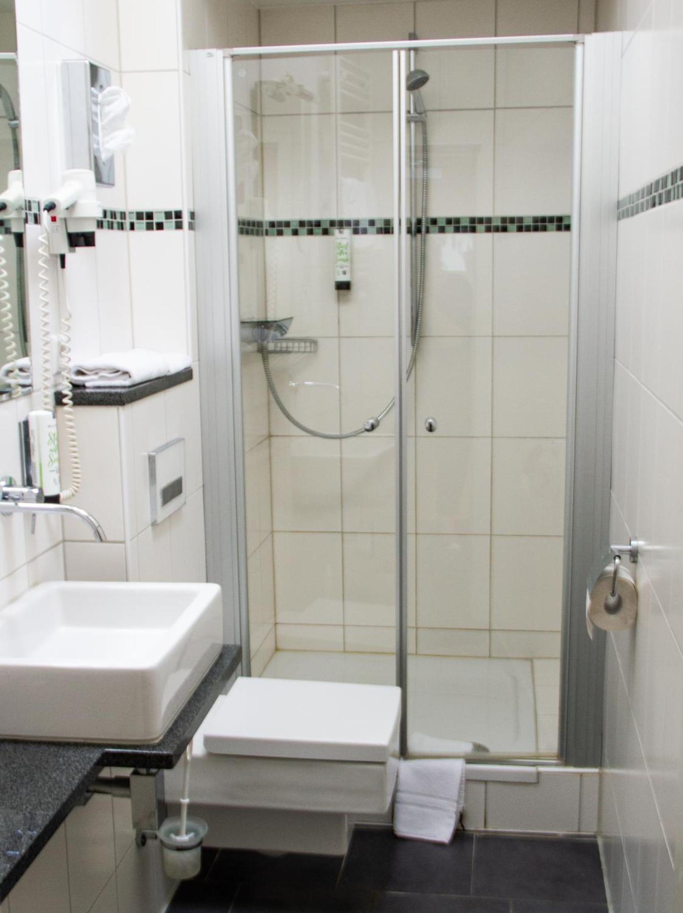 קרלסרוהה Hotel-Restaurant Steuermann מראה חיצוני תמונה